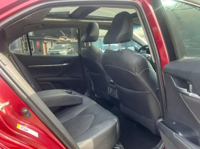 Toyota Camry   - 2018