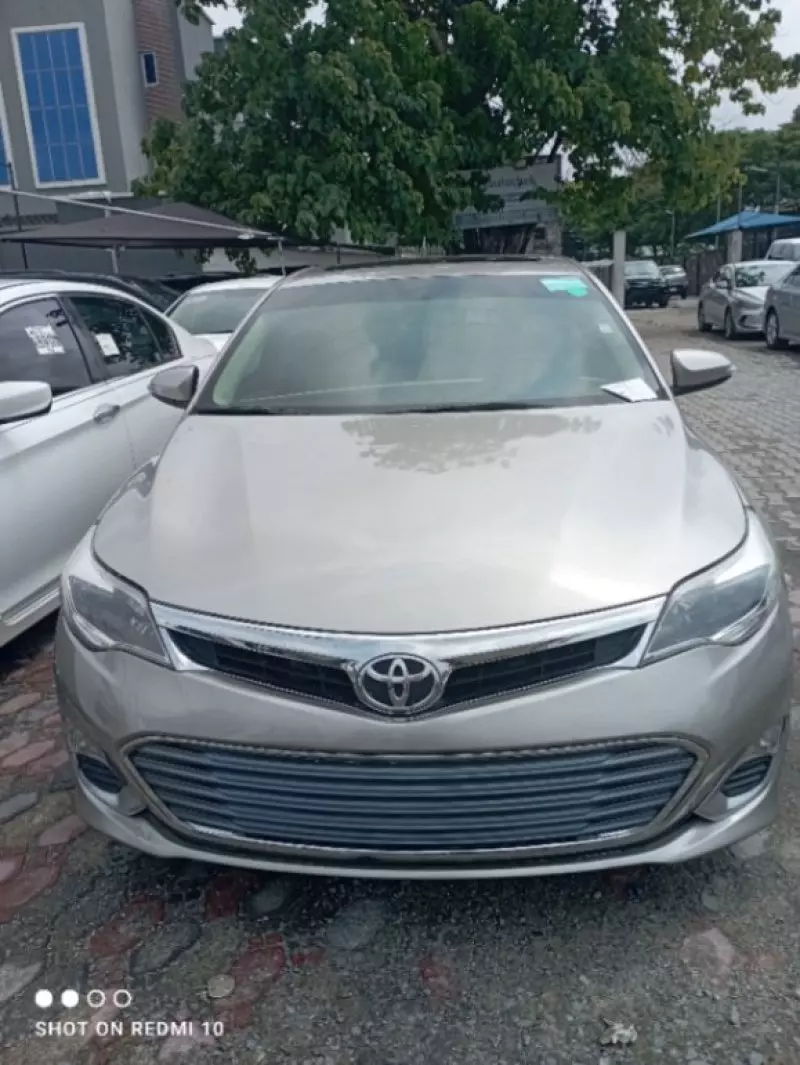 Toyota Avalon   - 2015