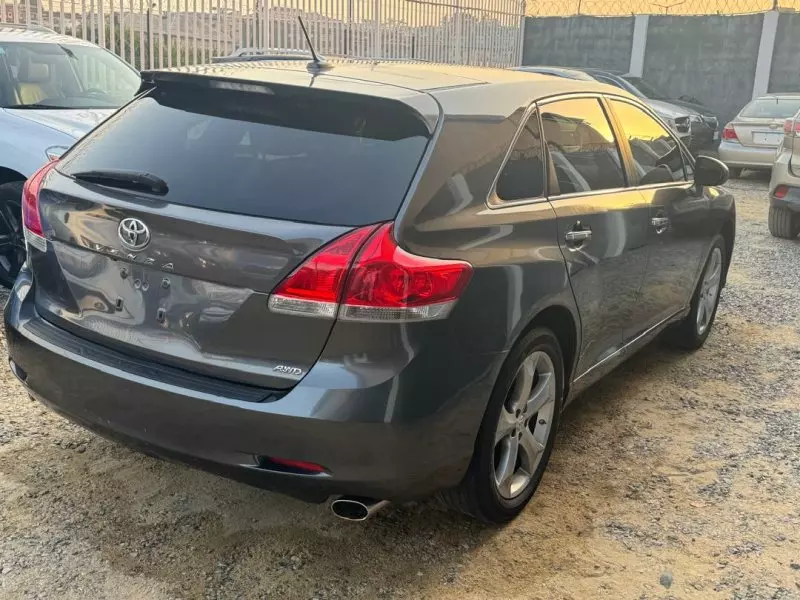 Toyota Venza   - 2010