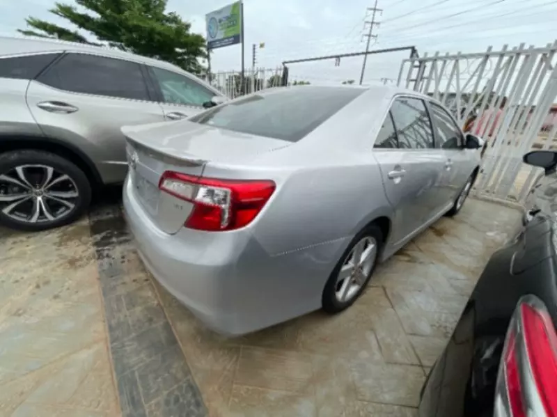 Toyota camry   - 2014