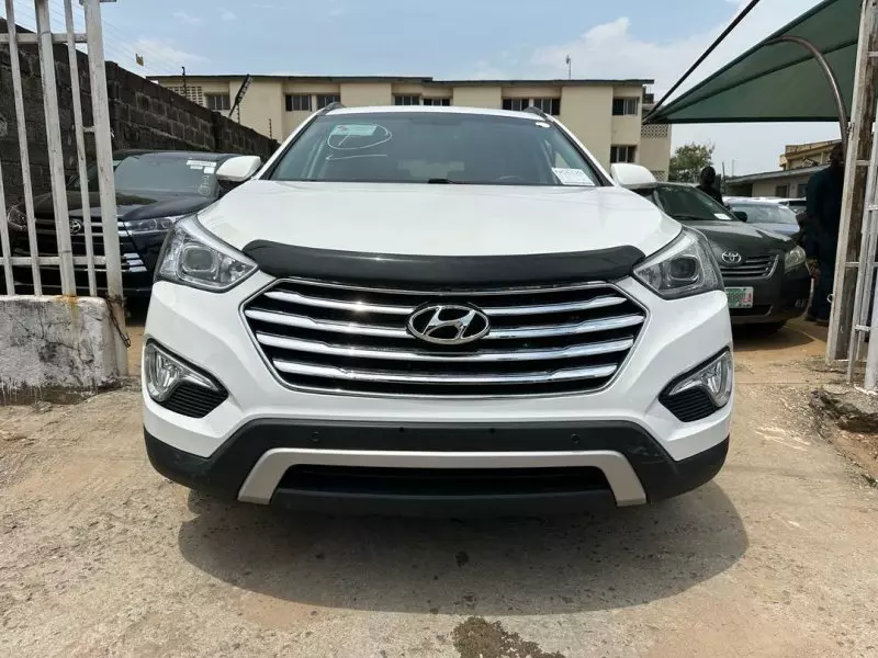 Hyundai Santa Fe   - 2014
