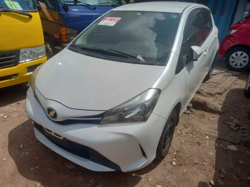 Toyota Vitz   - 2015