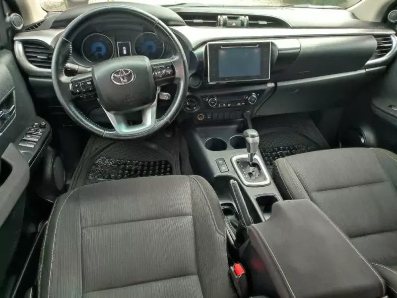 Toyota Hilux   - 2020