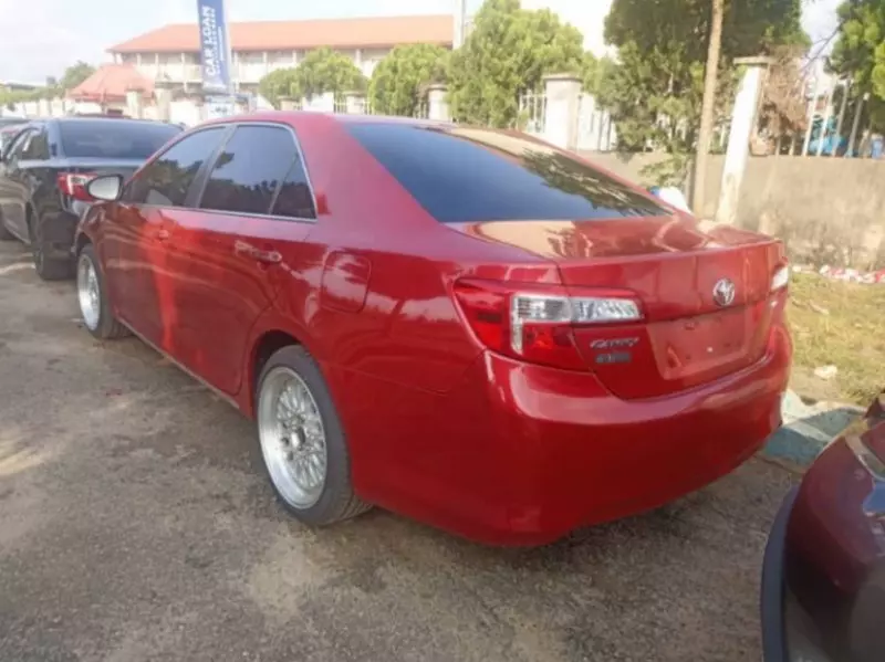 Toyota Camry   - 2014