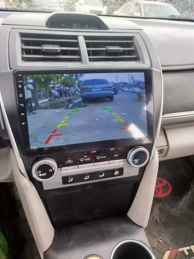 Toyota Camry   - 2012