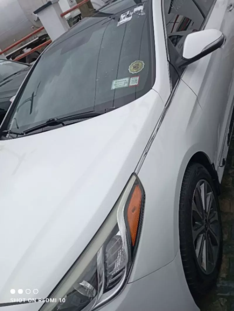 Hyundai Sonata   - 2015