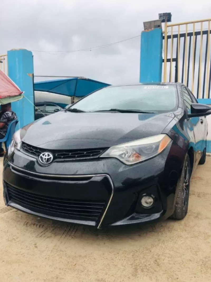 Toyota Corolla   - 2013