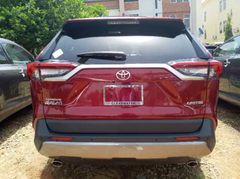 Toyota RAV4   - 2019