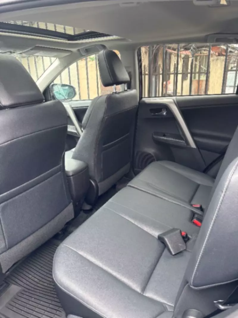 Toyota RAV 4   - 2017