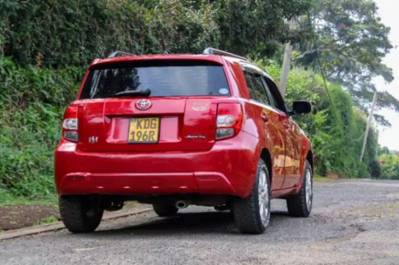 Toyota Ist    - 2014