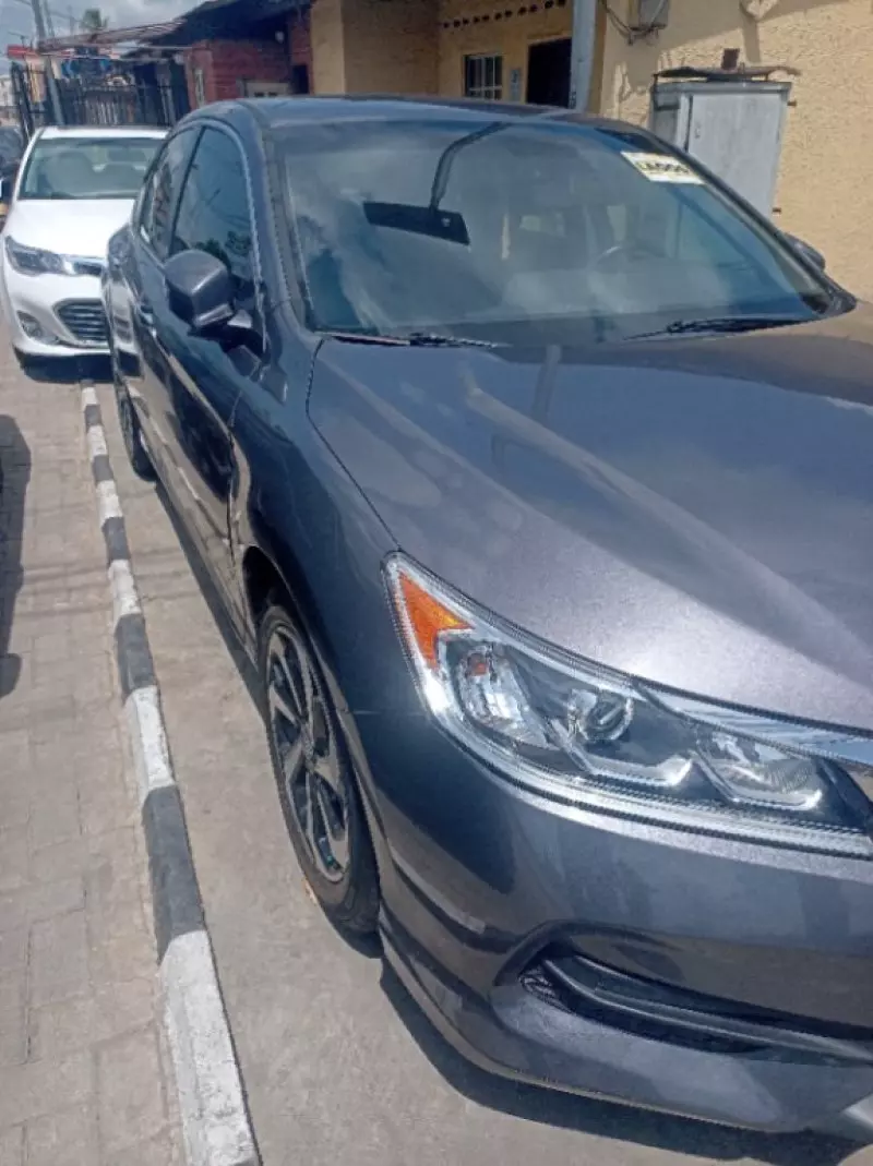 Honda Accord   - 2016