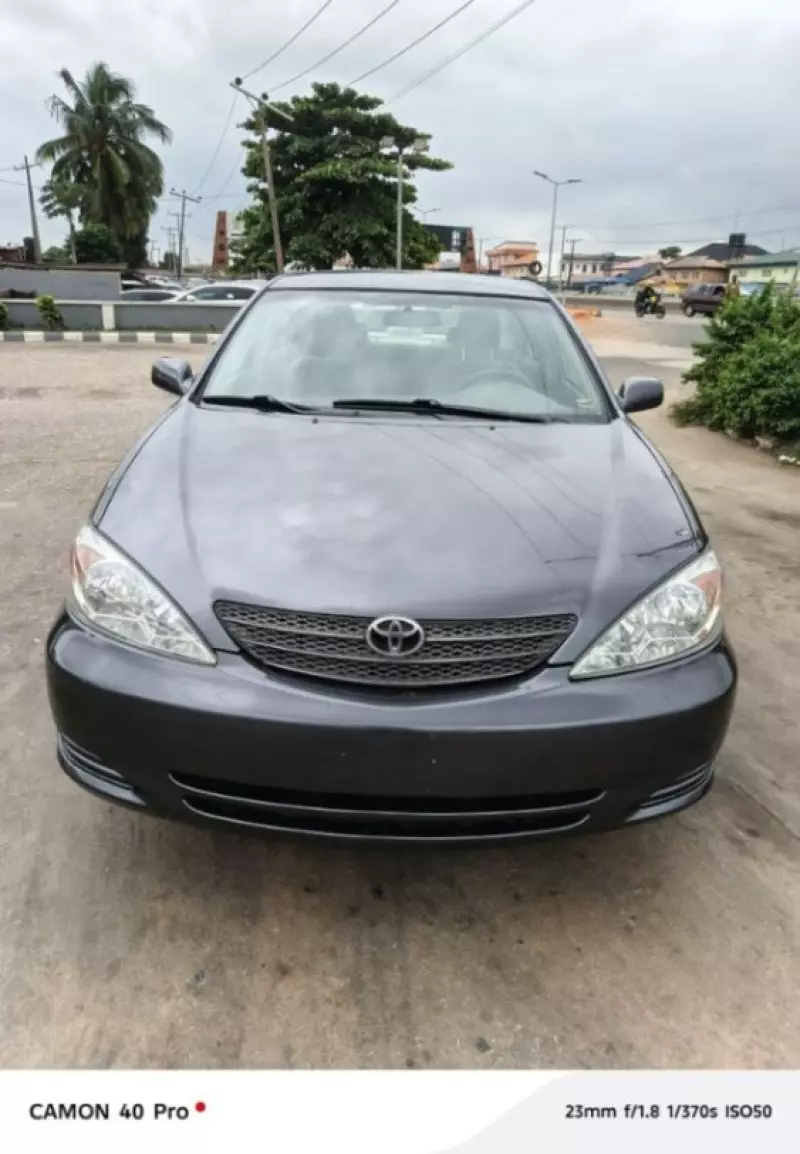 Toyota Camry   - 2003