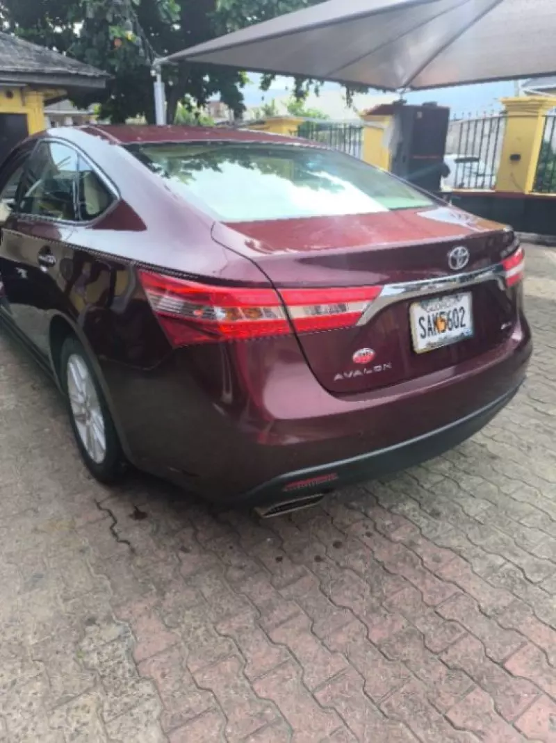 Toyota Avalon   - 2014