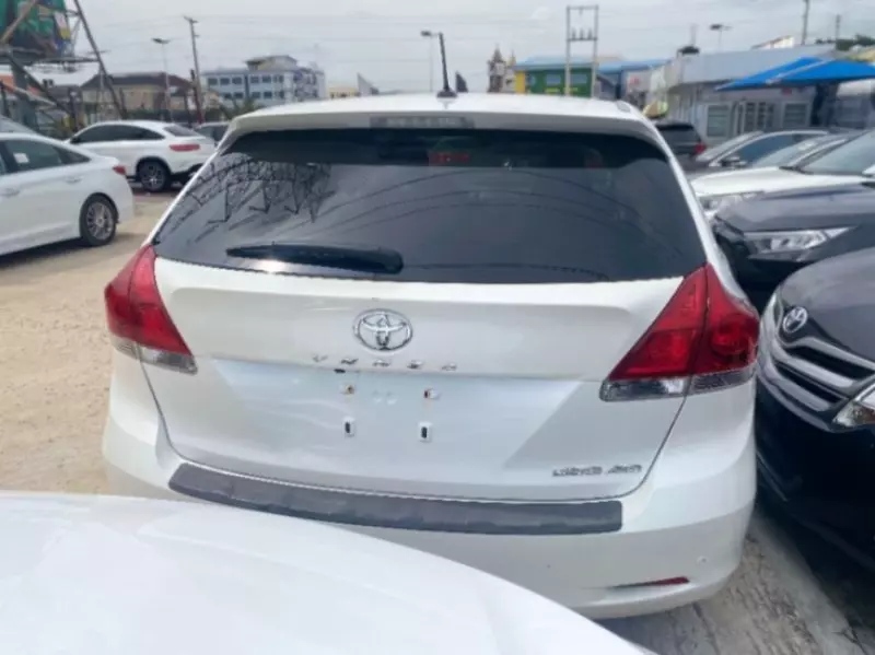 Toyota Venza   - 2015