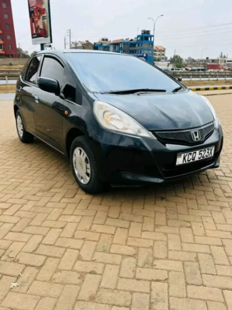 Honda Fit   - 2011