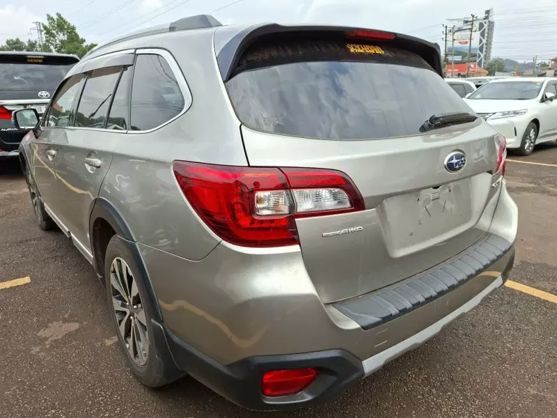 Subaru Outback   - 2016