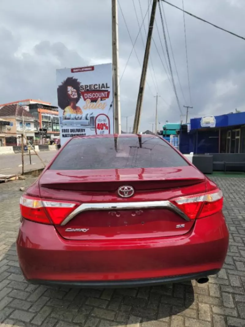 Toyota Camry   - 2017