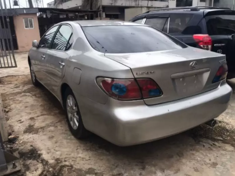 Lexus ES 330   - 2004