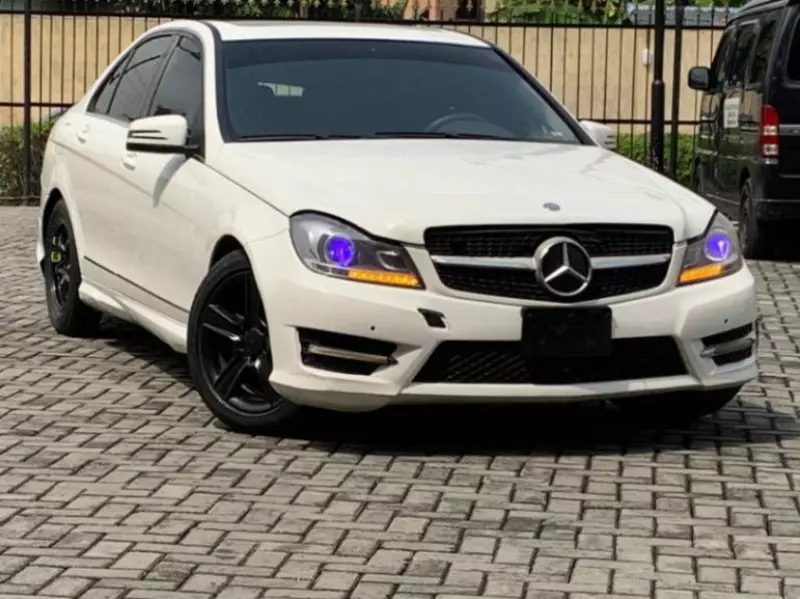 Mercedes-Benz C-Class   - 2010