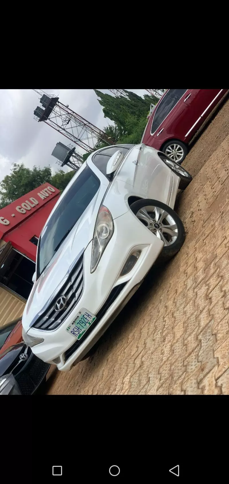 Hyundai Sonata   - 2011