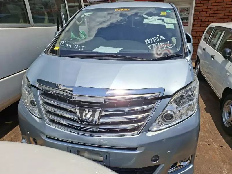 Toyota Alphard   - 2013