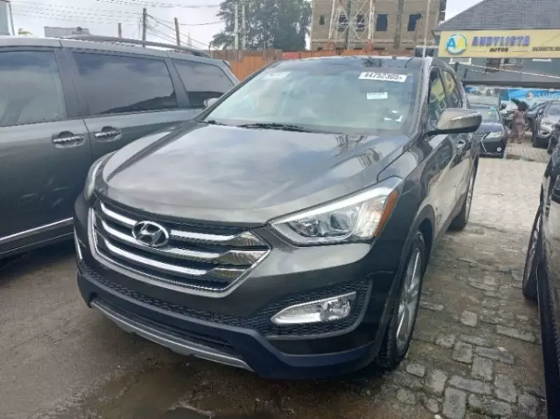 Hyundai Santa Fe   - 2013