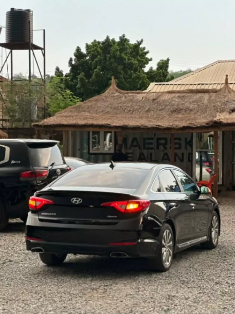 Hyundai Sonata   - 2016