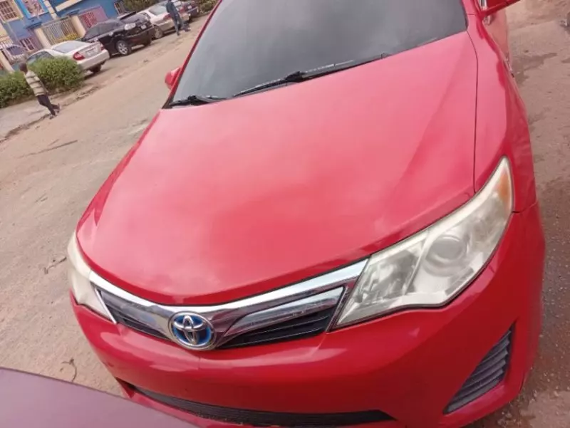 Toyota Camry   - 2012