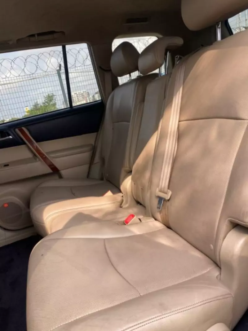Toyota Highlander   - 2013