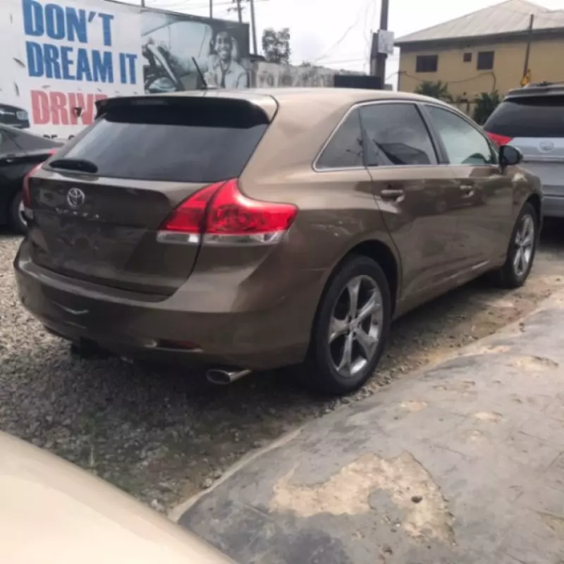 Toyota Venza   - 2011