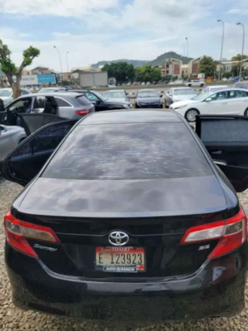 Toyota Camry   - 2014