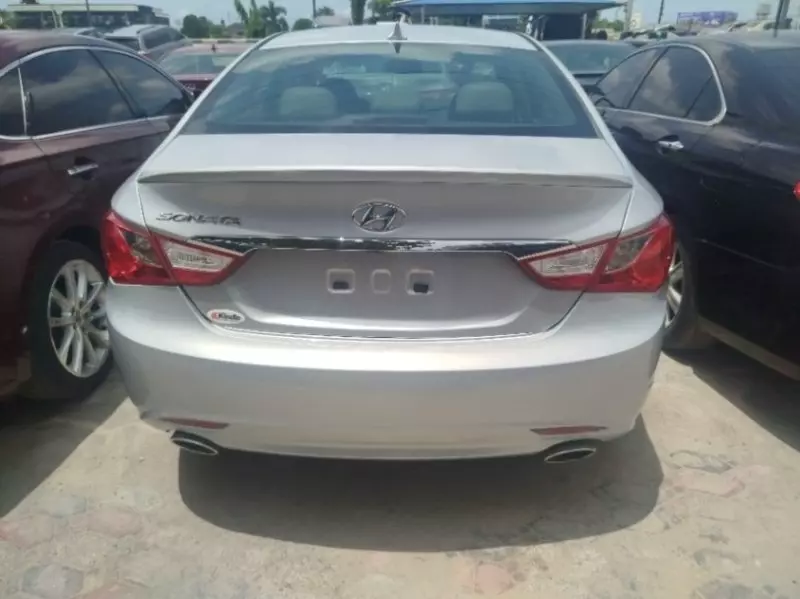 Hyundai Sonata   - 2014