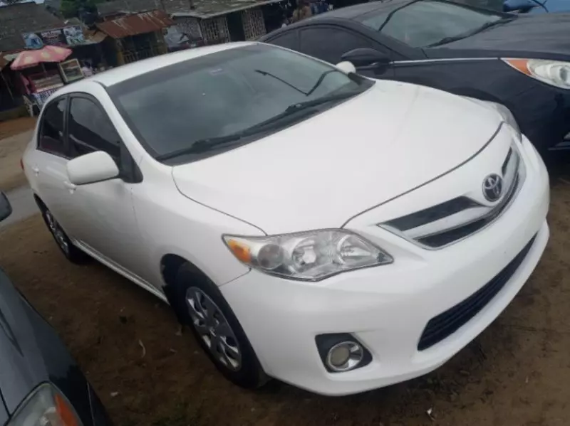 Toyota Corolla   - 2011
