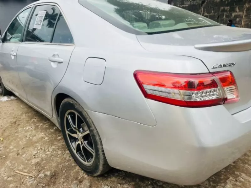Toyota Camry   - 2010