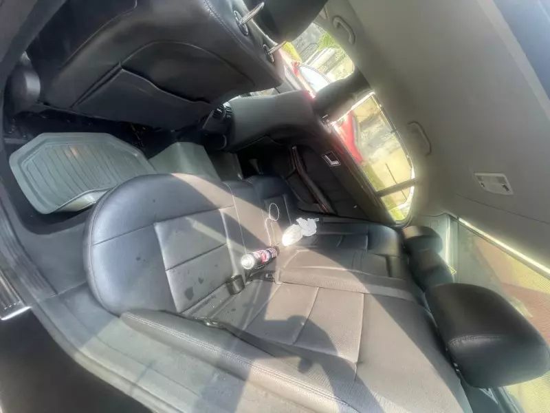 Mercedes-Benz E200   - 2012