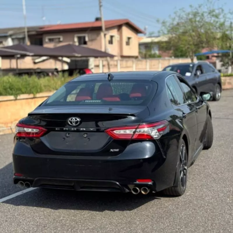Toyota Camry   - 2018