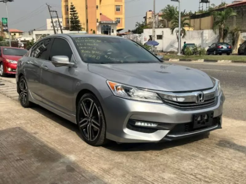 Honda Accord   - 2016