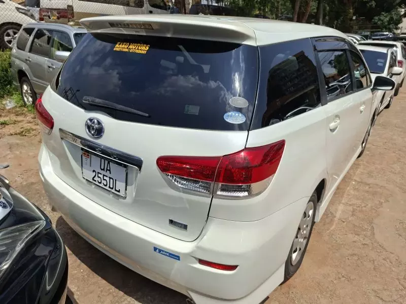 Toyota Wish   - 2012