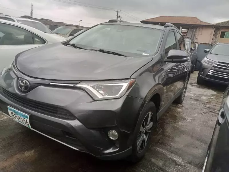 Toyota RAV 4   - 2018