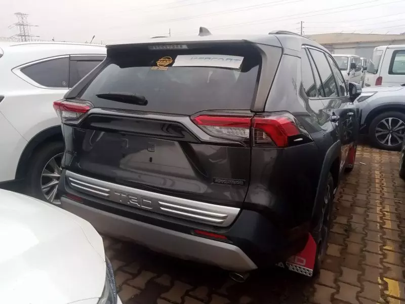 Toyota Rav 4 8AT 2.5l (Adventure Grade)   - 2019