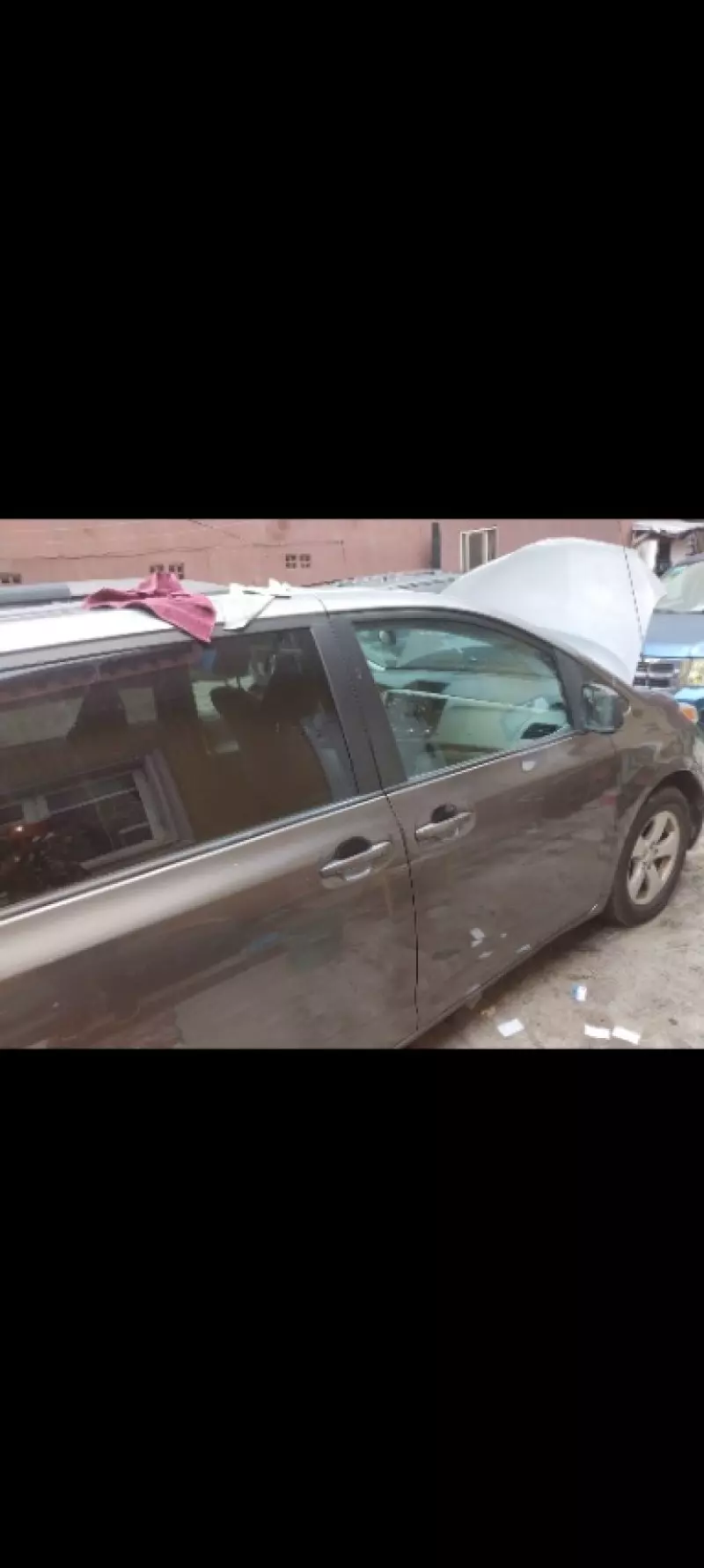 Toyota Sienna   - 2011
