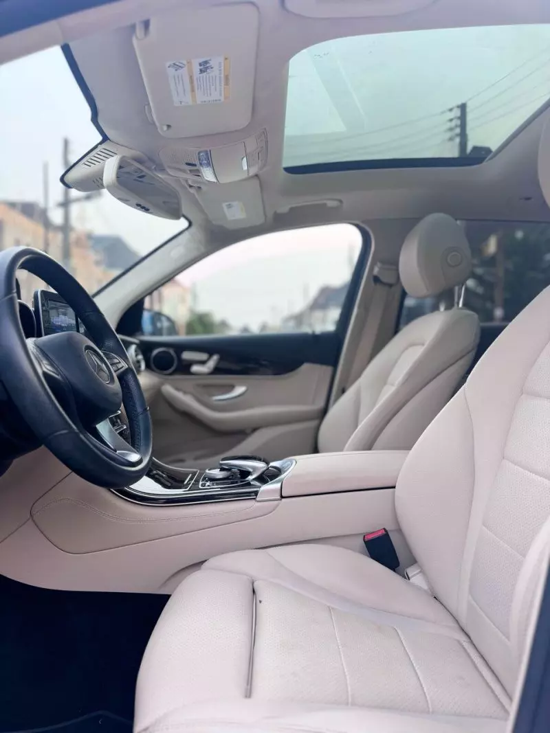 Mercedes-Benz GLC 300   - 2017