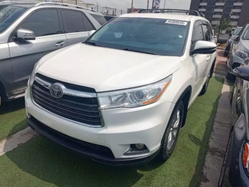 Toyota Highlander   - 2015
