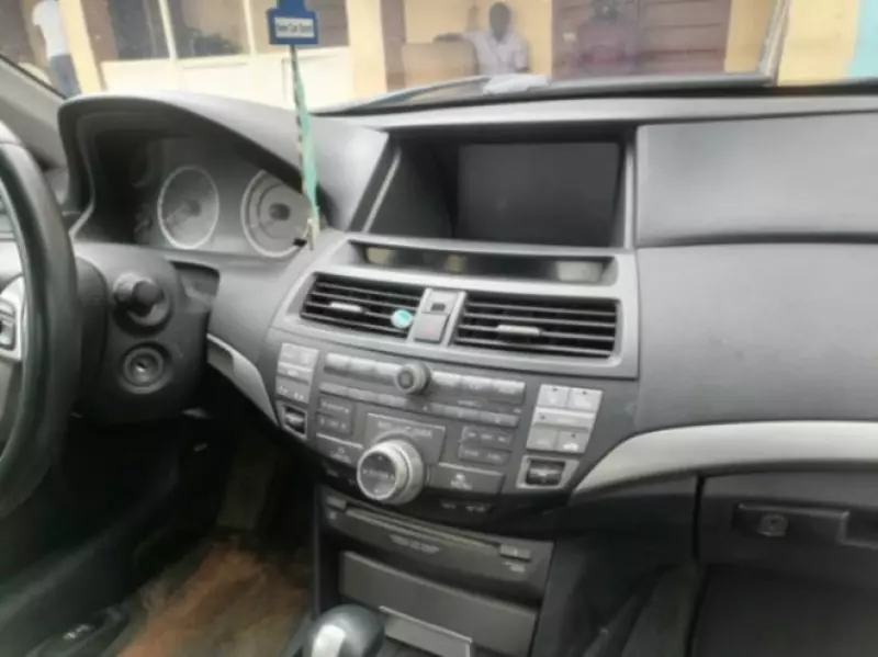 Honda Accord   - 2011