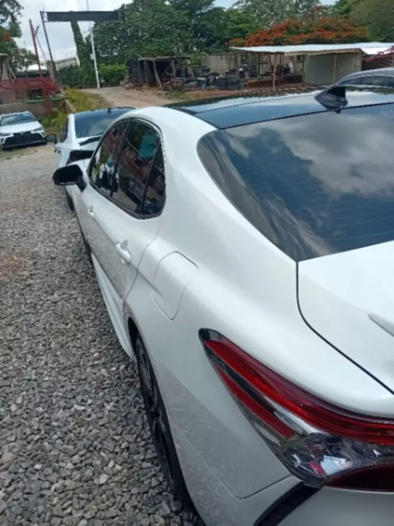 Toyota Camry   - 2019