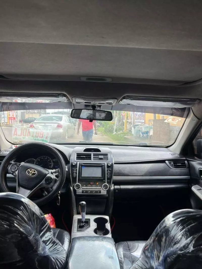 Toyota Camry   - 2012