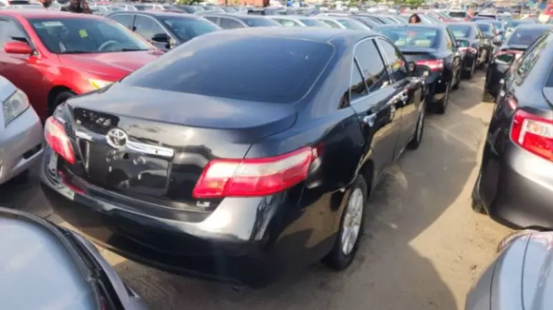 Toyota Camry   - 2009