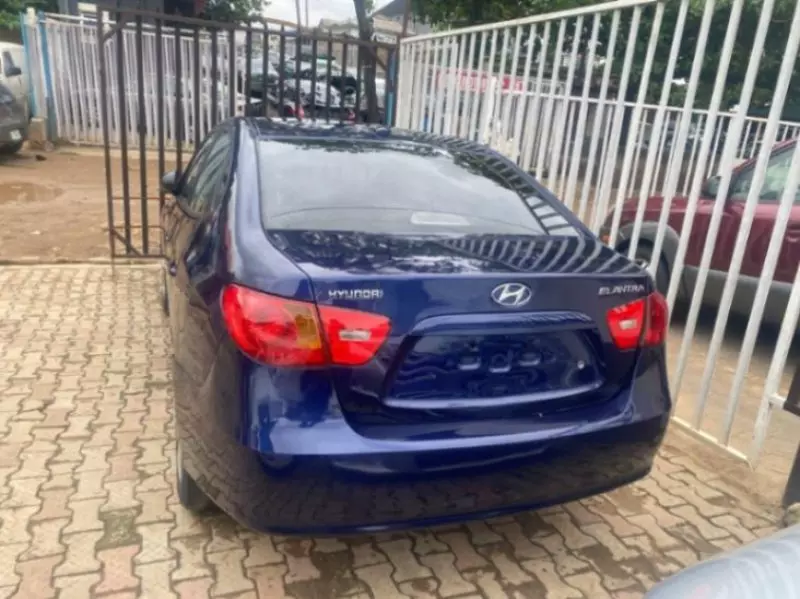 Hyundai Elantra   - 2008