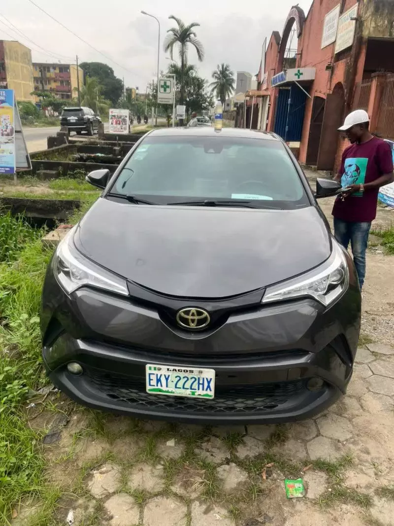 Toyota C-HR   - 2021