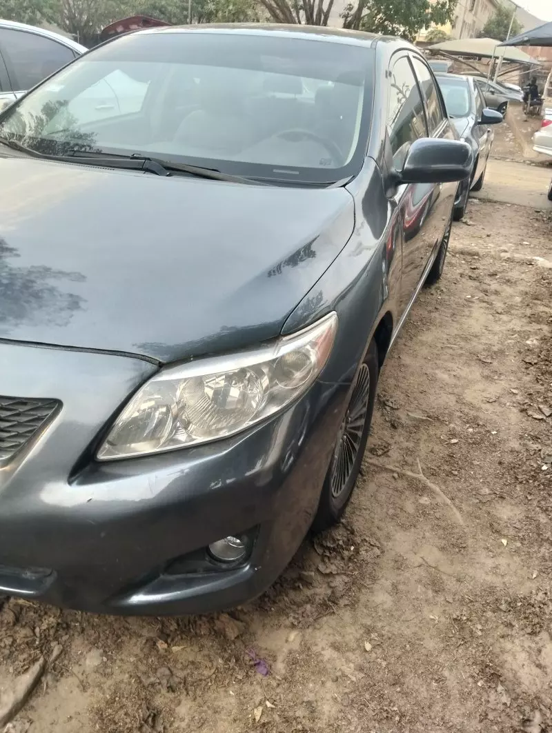 Toyota Corolla   - 2010